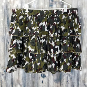 LANE BRYANT 14//16 GREEN CAMO TIERED RUFFLE SKIRT black gray white gold trim